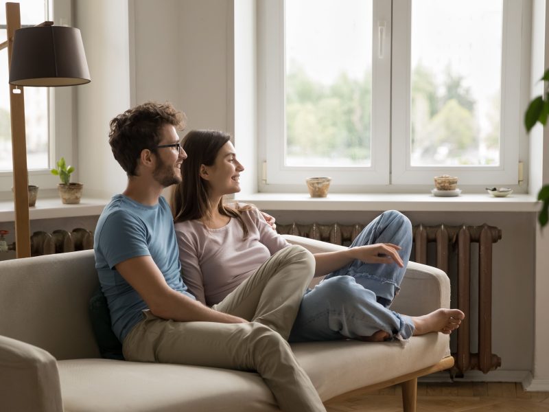 Glass_Viewing_Couple